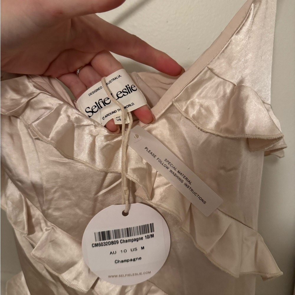 Elegant Cream Ruffle Dress - Picture 4 of 4
